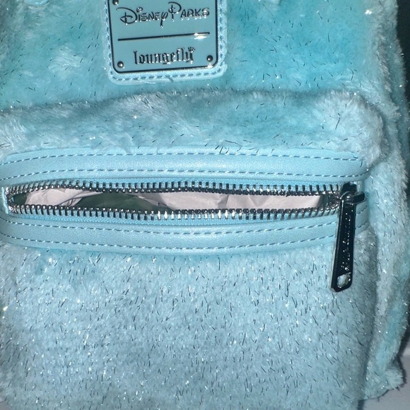 ⭐️NWT⭐️ Disney Parks Minnie Mouse Plush Loungefly Mini Backpack - Picture 3 of 8